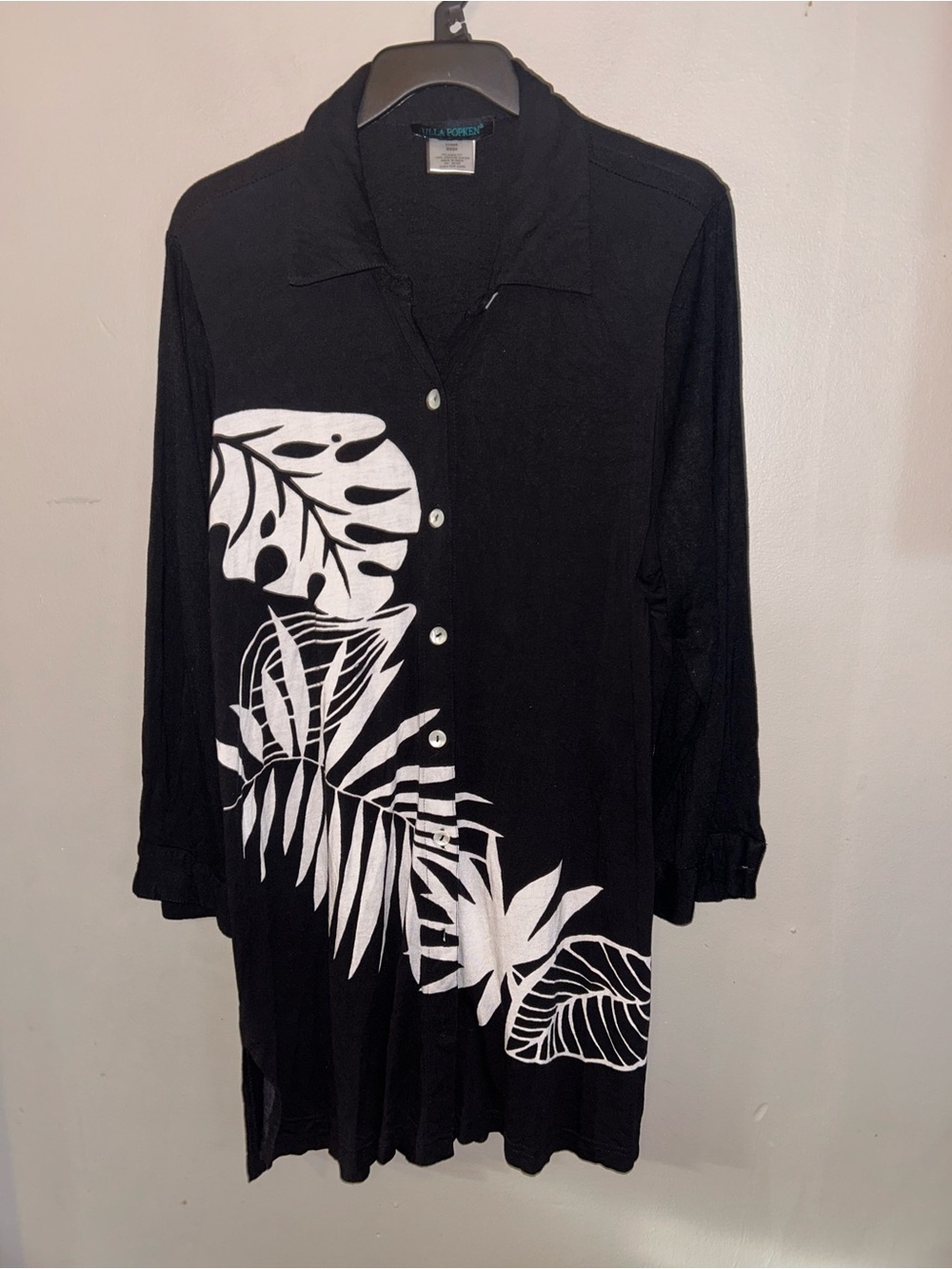 Ulla Popkin Shirt black button-down tunic w/white leaf print